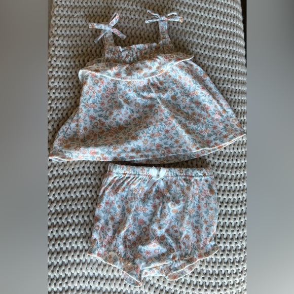 Floral Set - Picture 1 of 4